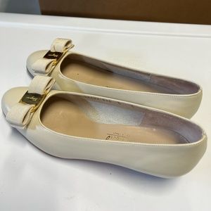 Salvatore Ferragamo Vara Pumps